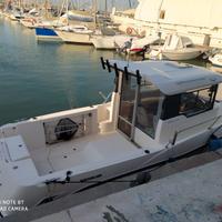 Barca cabinata arvor capture 690 (nuovo modello)