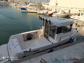 Barca cabinata arvor capture 690 (nuovo modello)