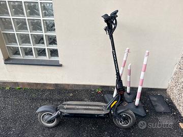 Monopattino elettrico dualtron