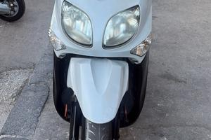 Yamaha Xenter 125 Complet
