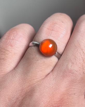 Anello con pietra naturale corniola