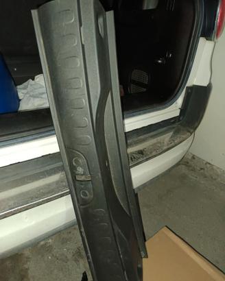 Rivestimento battivaligia per Fiat 500 L