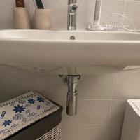 Lavandino con miscelatore