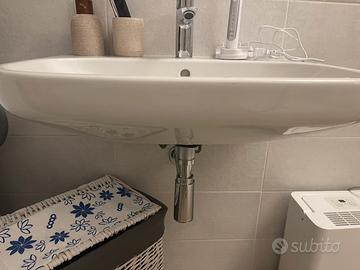 Lavandino con miscelatore