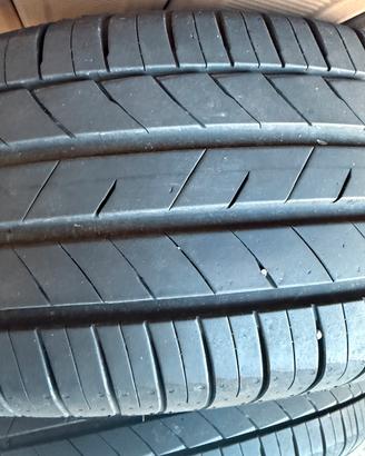 4 Gomme estive KUMHO Ecsta HS52 215/55 R17 98W