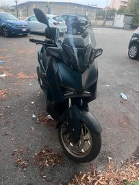 Scooter yamaha x max 300