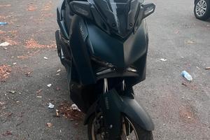Scooter yamaha x max 300