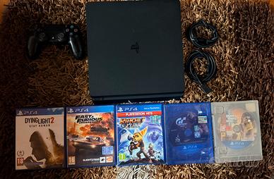 PlayStation 4 Slim Nera + 5 Giochi