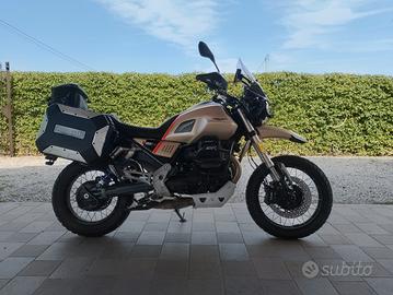 Moto Guzzi V85TT 