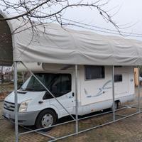 Struttura per coprire il camper