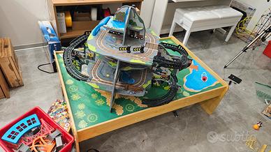 Mega Set Ferrovia in Legno KidKraft & Hape + Tavol