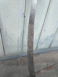 due scimitar arabesque con rilievo sulla lama 