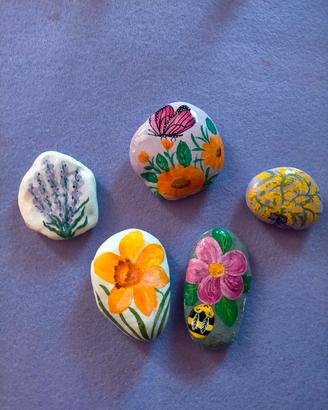 SASSI DIPINTI A MANO DECORATIVI FLOREALI FERMACAR