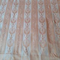 Copriletto e mantovana per tende