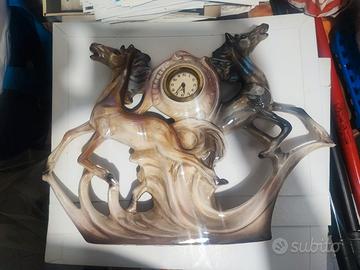 
Orologio vintage CEMAR 411 – Cavalli in ceramica 