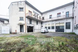Centro 5 locali indipendete senza spese libero sub