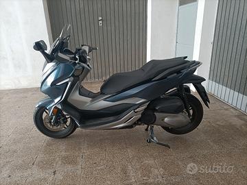 Honda Forza 300