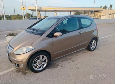 Mercedes Benz  A180 