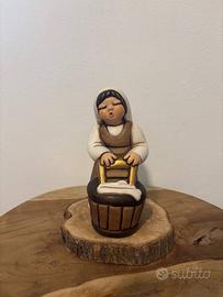 Lavandaia presepe Giubileo Thun