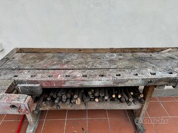 Vecchio banco falegname