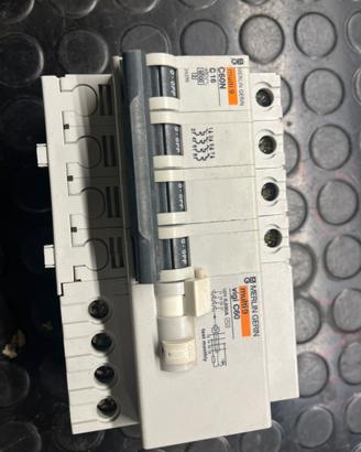 Interruttore magnetotermico differenziale 16A