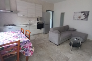 Bilocale in villa travi Viald Aldo Moro