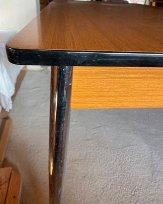 Tavolo in formica anni '60
