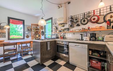 CP19 APPARTAMENTO IN VILLA SU DUE LIVELLI