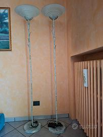 Coppia di lampade da terra in ferro battuto 