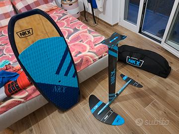 tavola kiteboard e wakesurf con foil