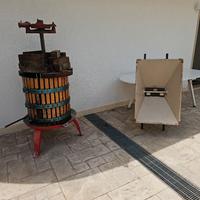 Torchio in legno e ferro + Macinino per uva – 