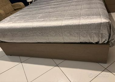 Letto matrimoniale  senza contenitore