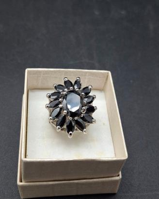 Anello fantasia fiore cristalli neri