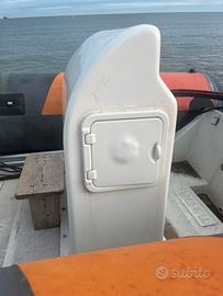 Con panchina per.gommone