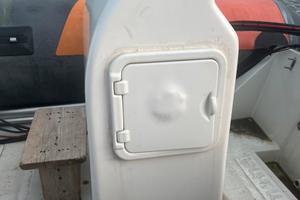 Con panchina per.gommone