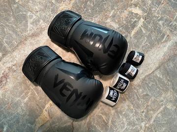 Guantoni Venum Elite 14oz nuovi