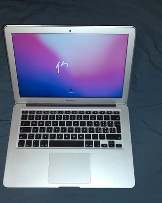 MacBook Air 13" A1466 (MQD32T/A), Intel i5 8GB RAM