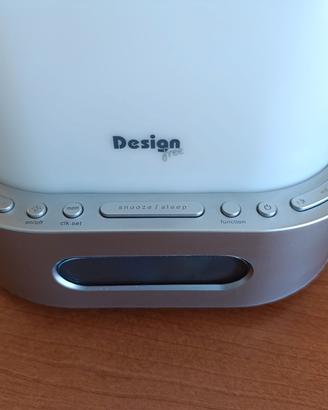 Radiosveglia e lampada