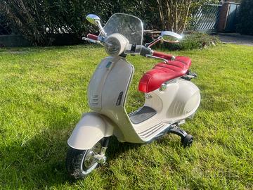 Vespa GTS Super Piaggio 12 v Moto Elettrica