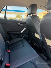 Q2 3.5 Tfsi identity black s.line