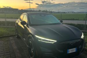 Mustang mach-e elettrica extended 294 cv