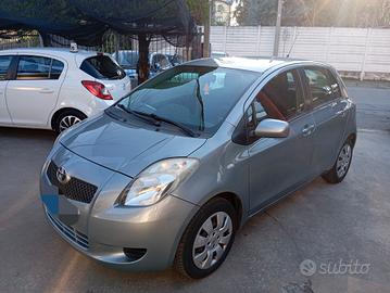 Toyota Yaris 1.0 5 porte neopatentati