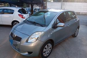 Toyota Yaris 1.0 5 porte neopatentati