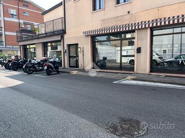 NEGOZIO A VERONA