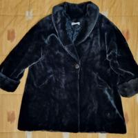 Pelliccia ecologica nera