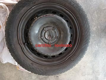 4 cerchi acciaio 205 55  R 16  con gomme neve