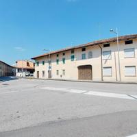 CASA IN LINEA CON CORTE PRIVATA