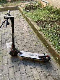 monopattino elettrico ducati