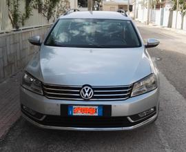 VOLKSWAGEN Passat 6ª serie - 2010