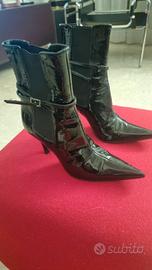 stivaletti  Cesare Paciotti in vernice pellen.36.5